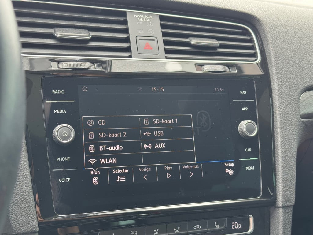 Volkswagen Golf 1.0 tsi highline * panoramadak * stoelverwarming * clima