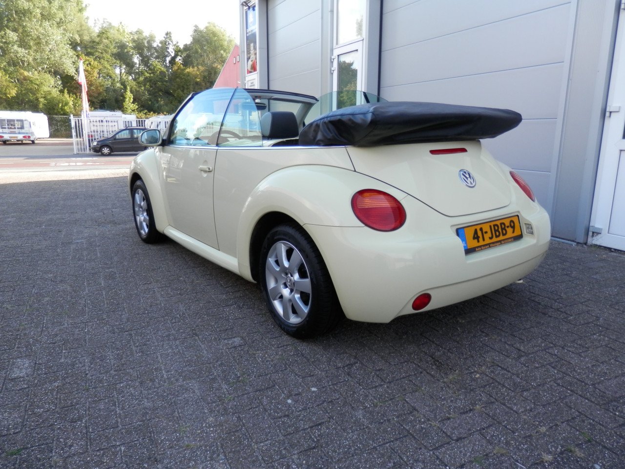 Auto Garant Biedt Aan:  Volkswagen Beetle (new) 1.6 Cabrio