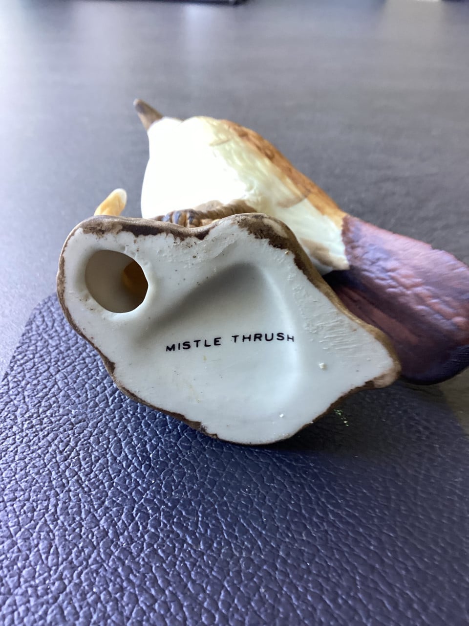 Porselijnen Beeldje (Grote Lijster)