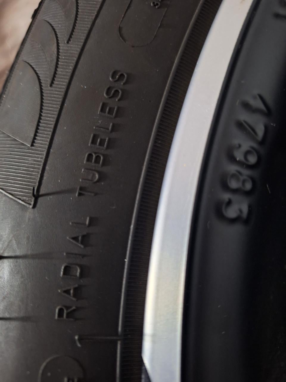 Prachtige Velgen met nog prima banden