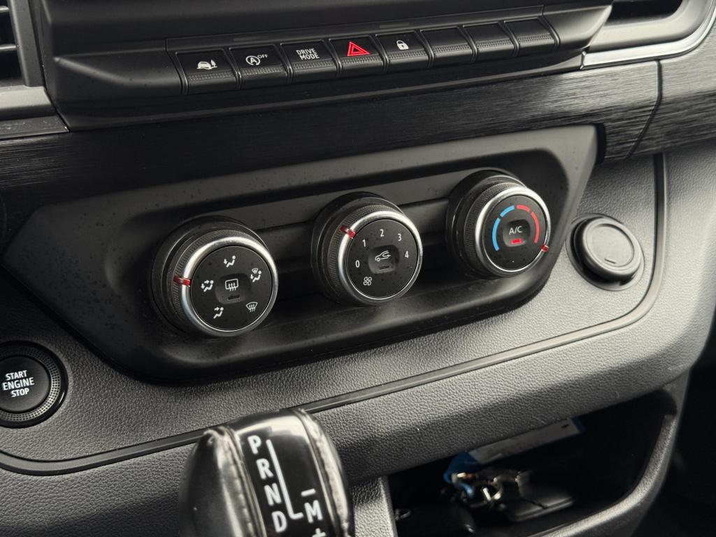 Nissan Primastar 2.0 dci 170 l2h1 n-connecta automaat prijs is ex. btw!