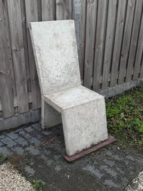Mooie beton stoel (gratis)