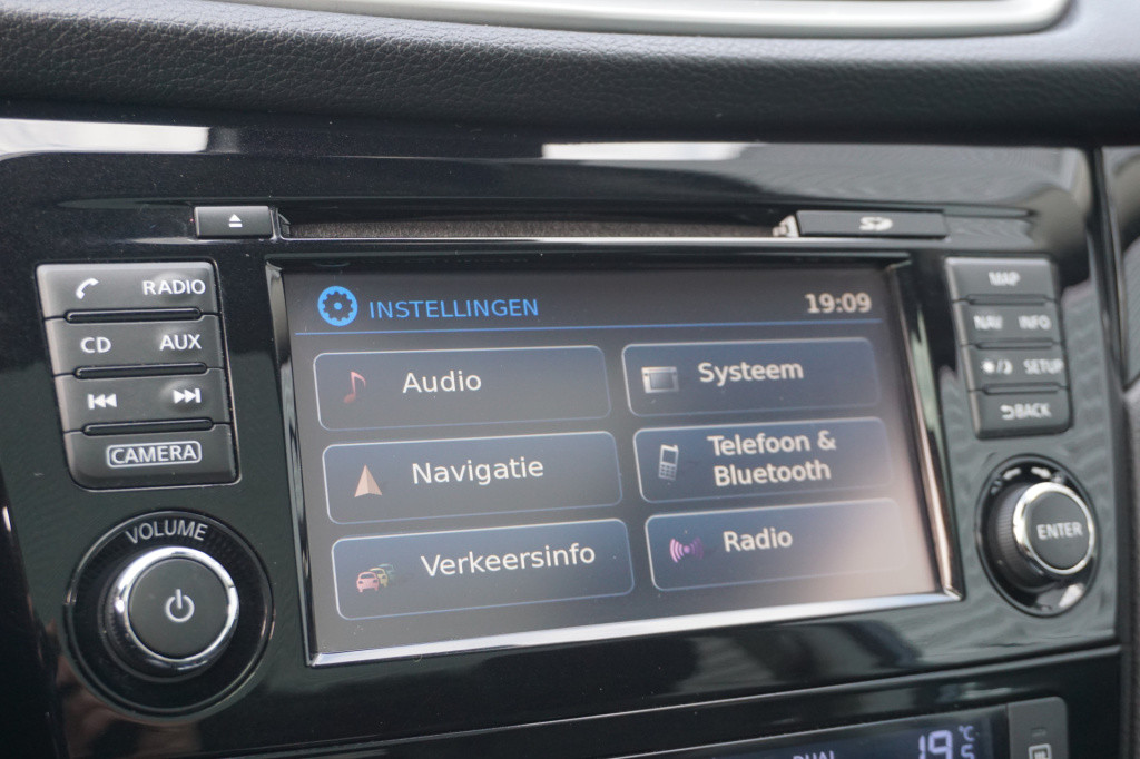 Nissan Qashqai 1.2 connect edition automaat climate / navi / 360 camera / c