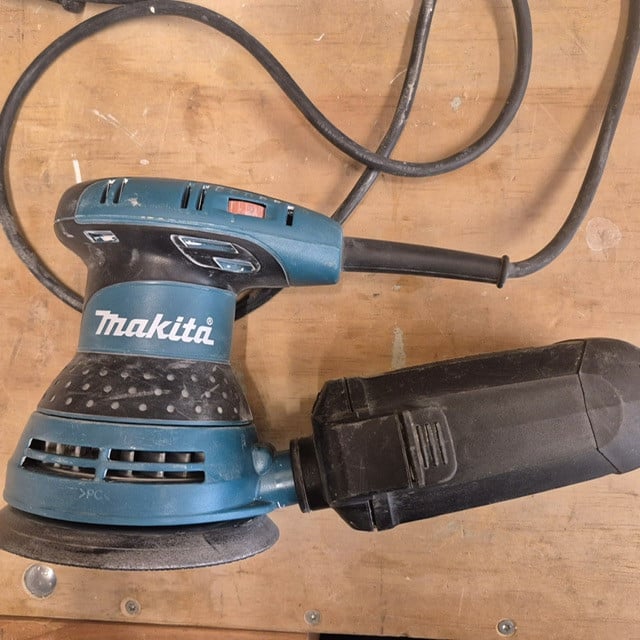 Makita 230V excentrische schuurmachine