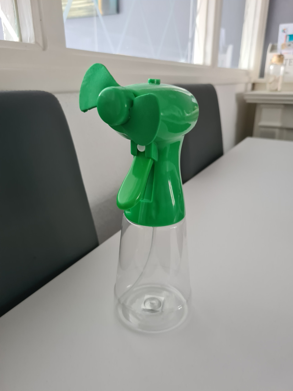 Spuitfles met ventilator gratis