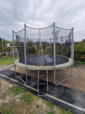 Trampoline