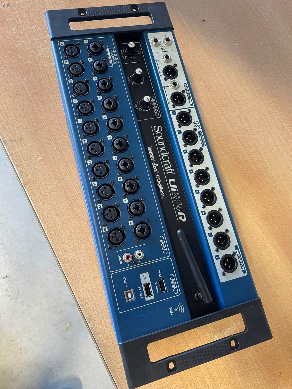 Soundcraft UI24R Digitale Rack Mixer