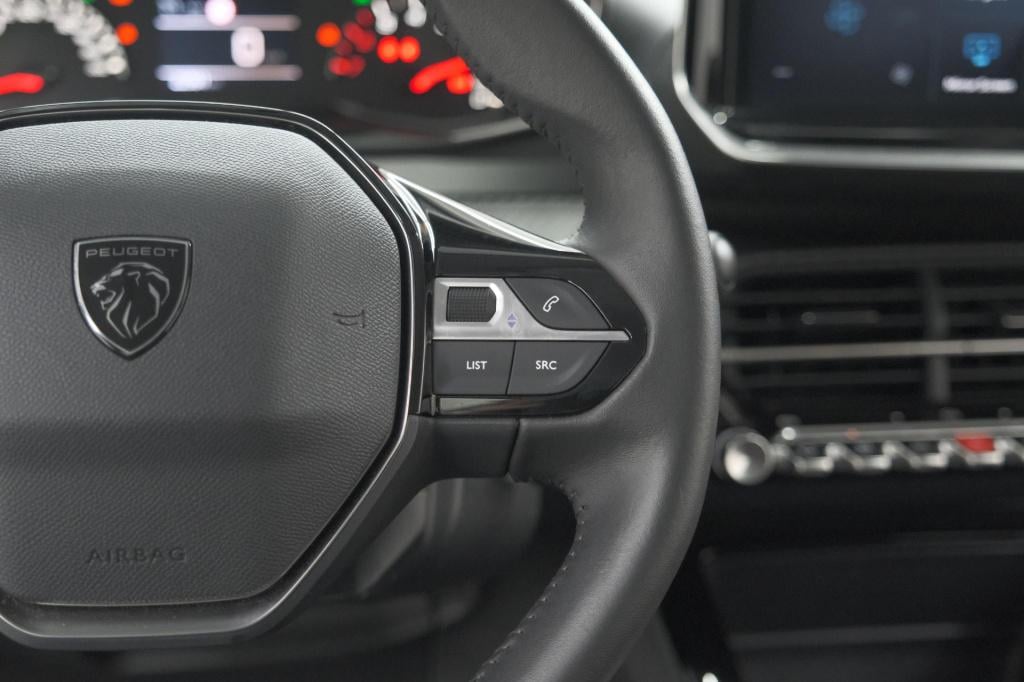Peugeot 208 puretech 100 style | navigatie | cruise control | apple carplay
