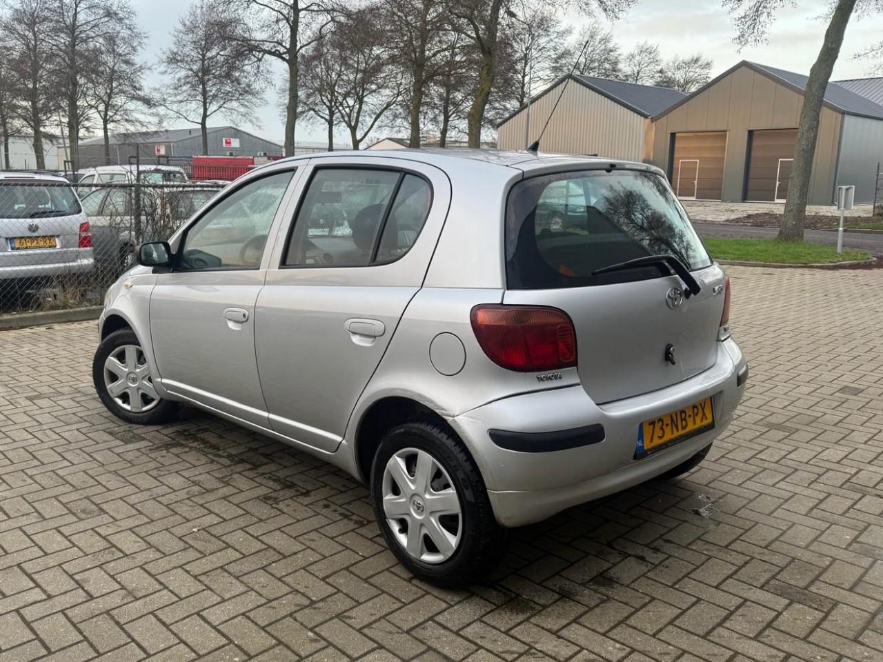 Toyota Yaris 1.0 VVT-i Terra 167.381KM