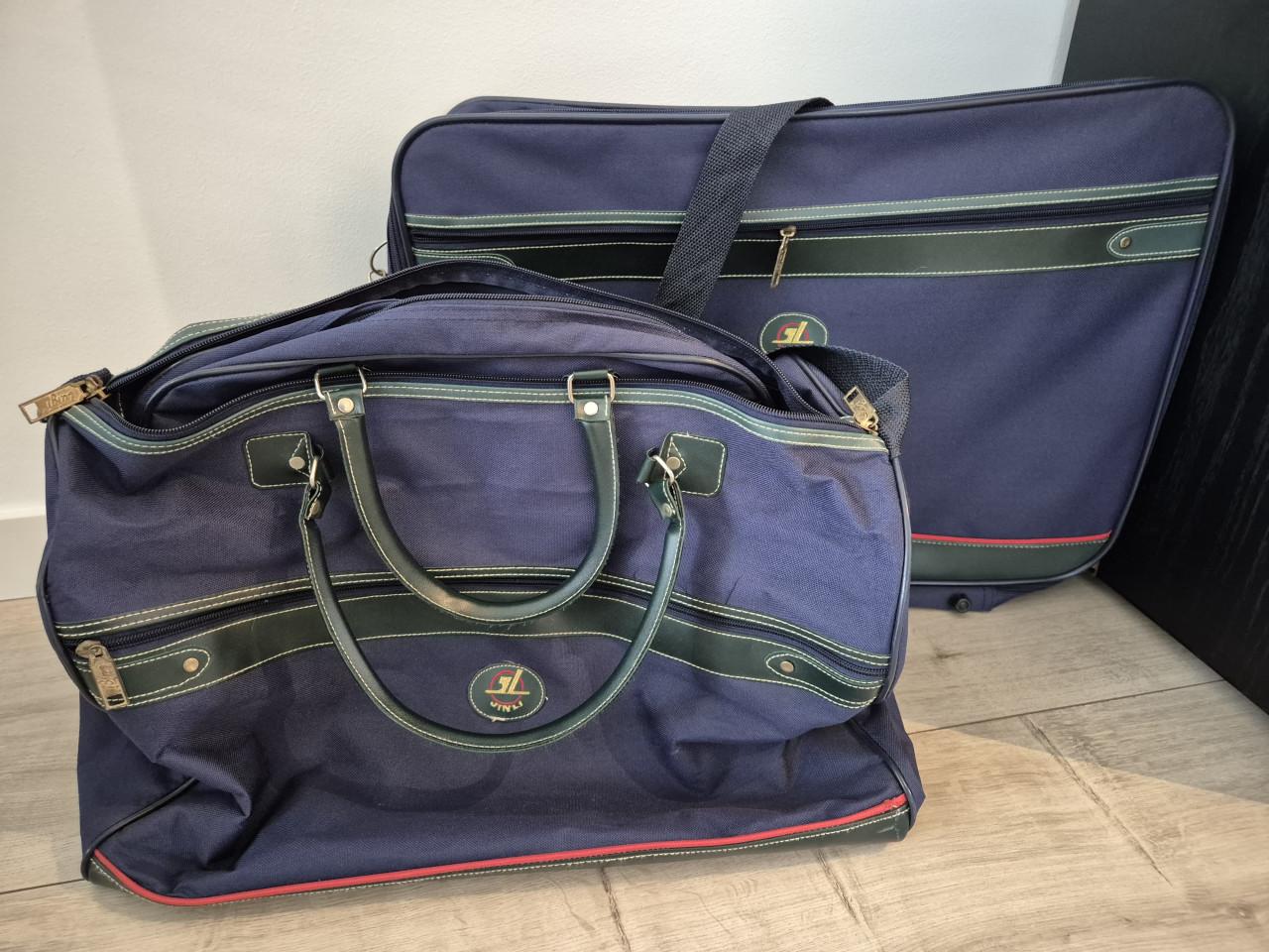 Set van 4 diverse tassen