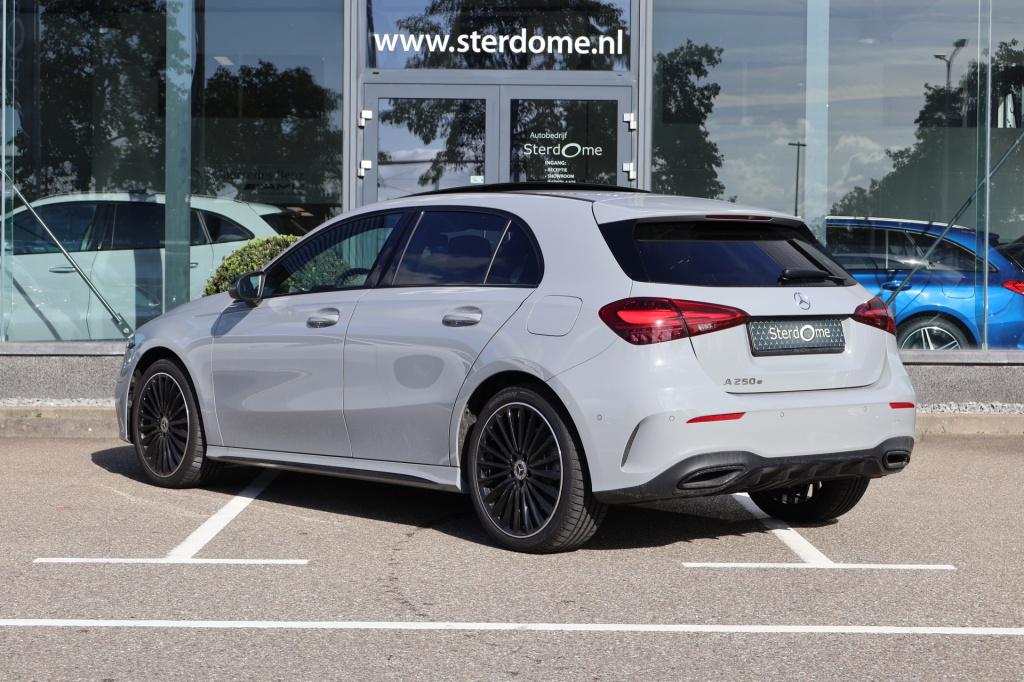 Mercedes-Benz A-Klasse 250 e amg line i panoramadak i camera i distronic i 