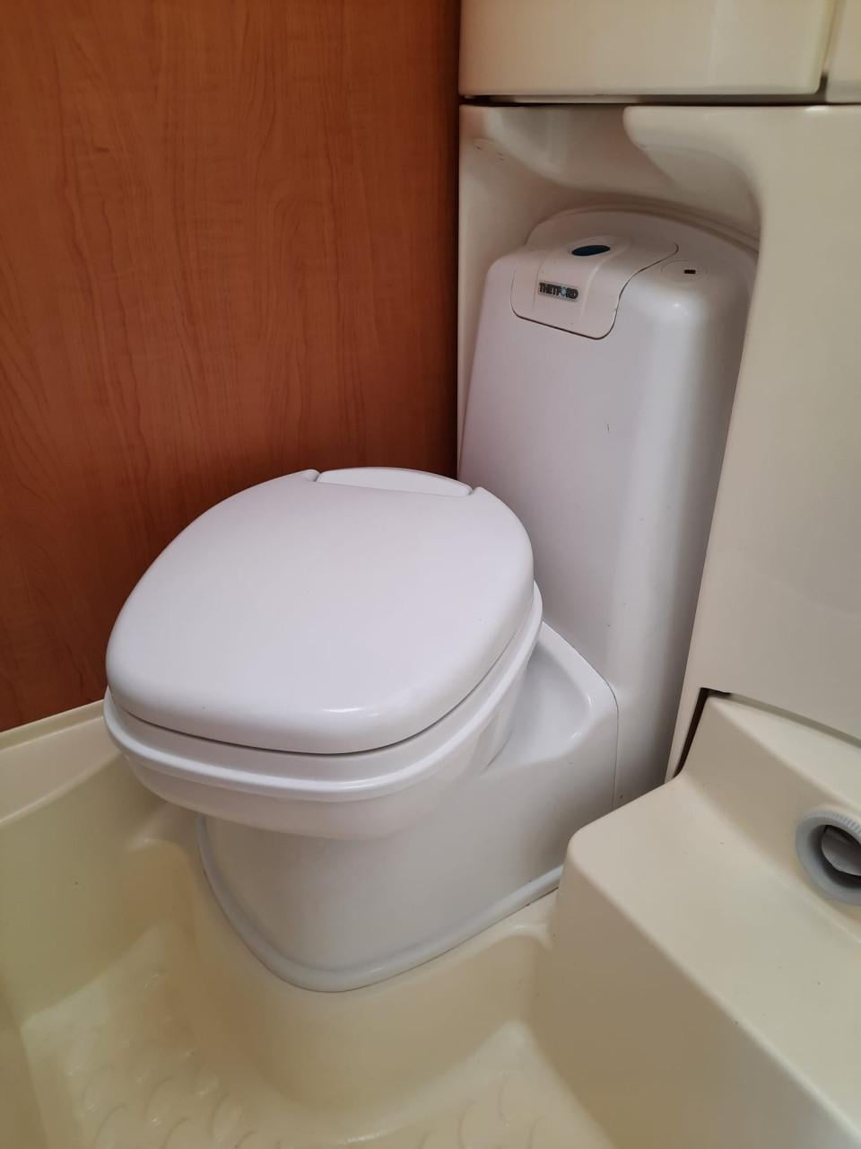 Zeer complete caravan Knaus Azur