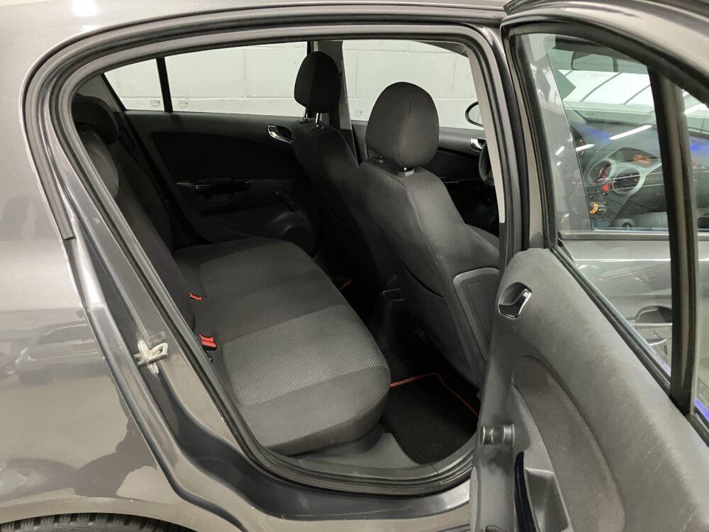 Opel Corsa 1.2-16V '111' Edition