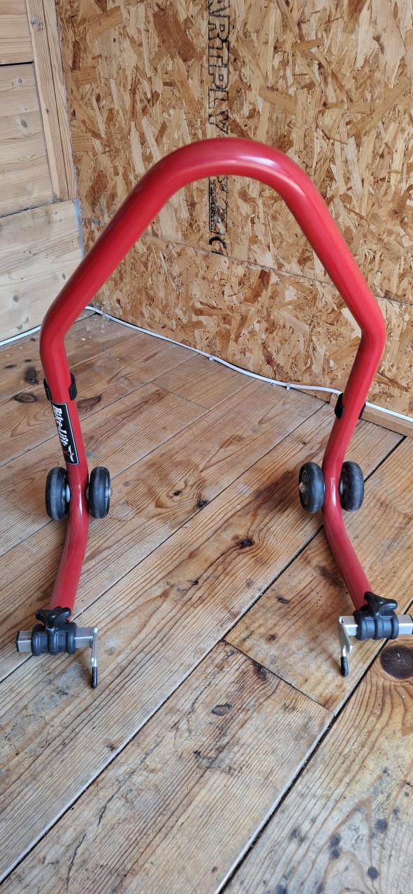 Paddock stand