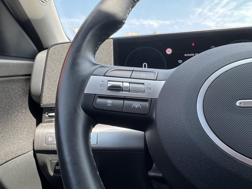Hyundai Kona 1.6 gdi hev comfort smart | elek. achterklep | stuur- + stoelv