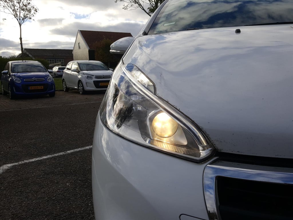 Peugeot 208 blue lion 1.2 pt-82pk 5d navigatie | apple carplay & android au
