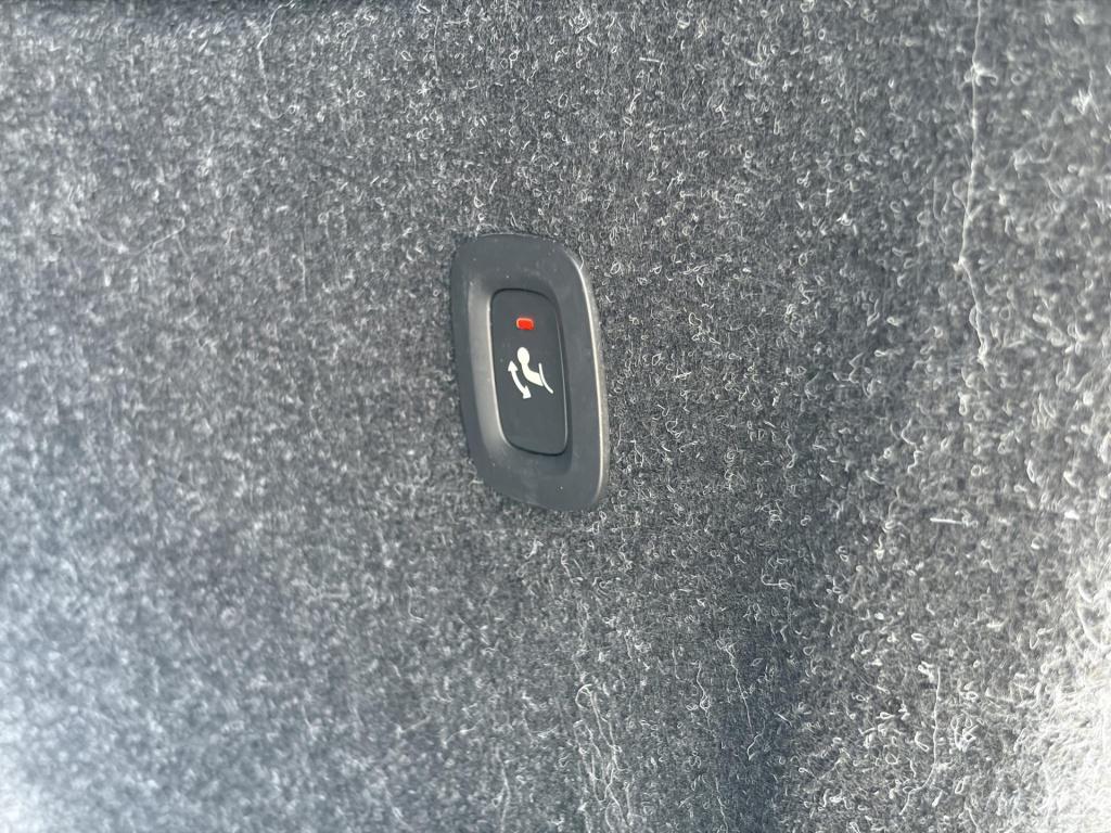 Volvo XC40 1.5 t5 recharge r-design | panodak | trekhaak | camera | enz.