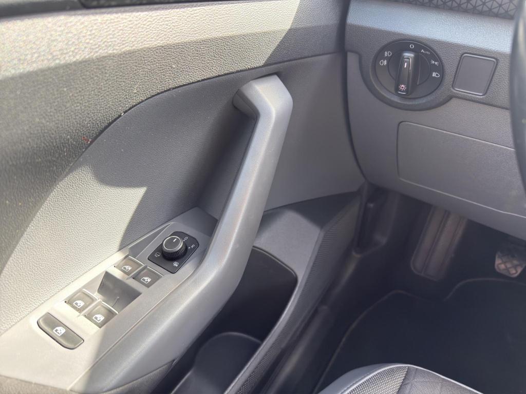 Volkswagen T-cross 1.0 tsi style | led | stoelverw | android | virtueel | c