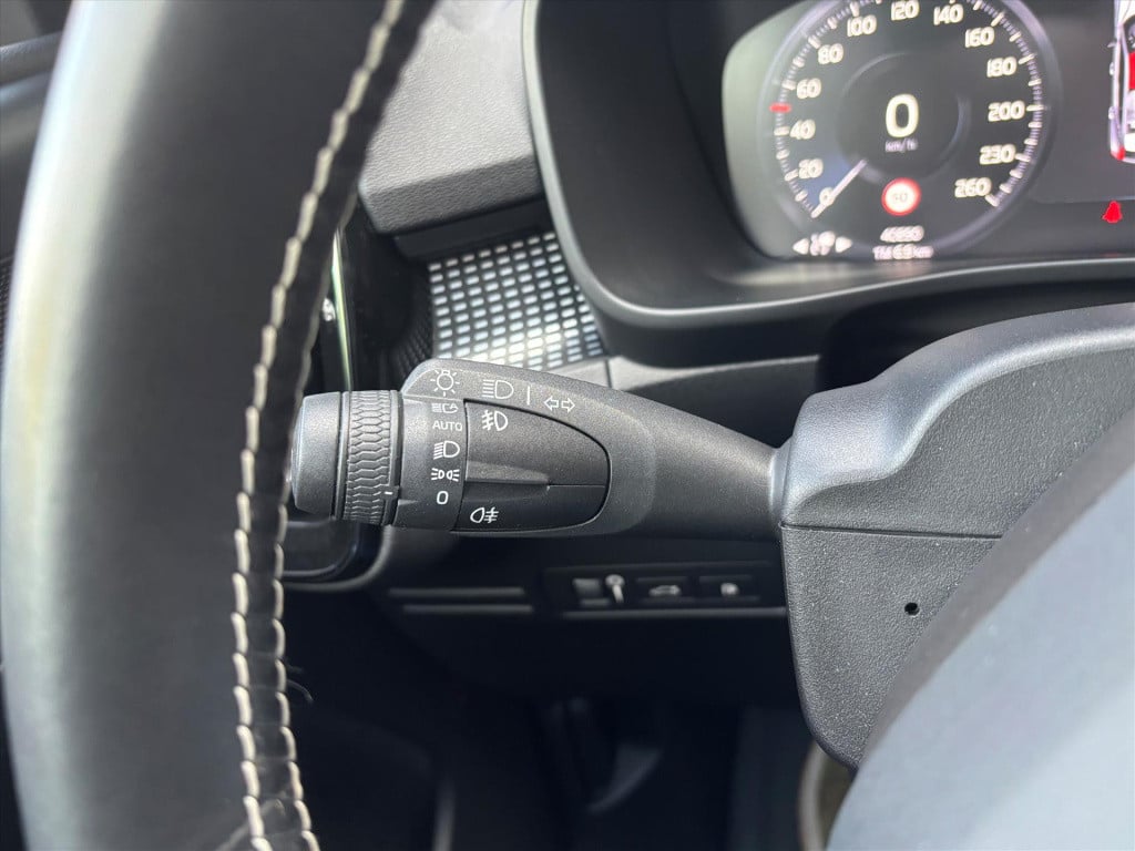 Volvo XC40 1.5 t5 recharge r-design|bliss|panoramadak|memorystoelen|stuur-s