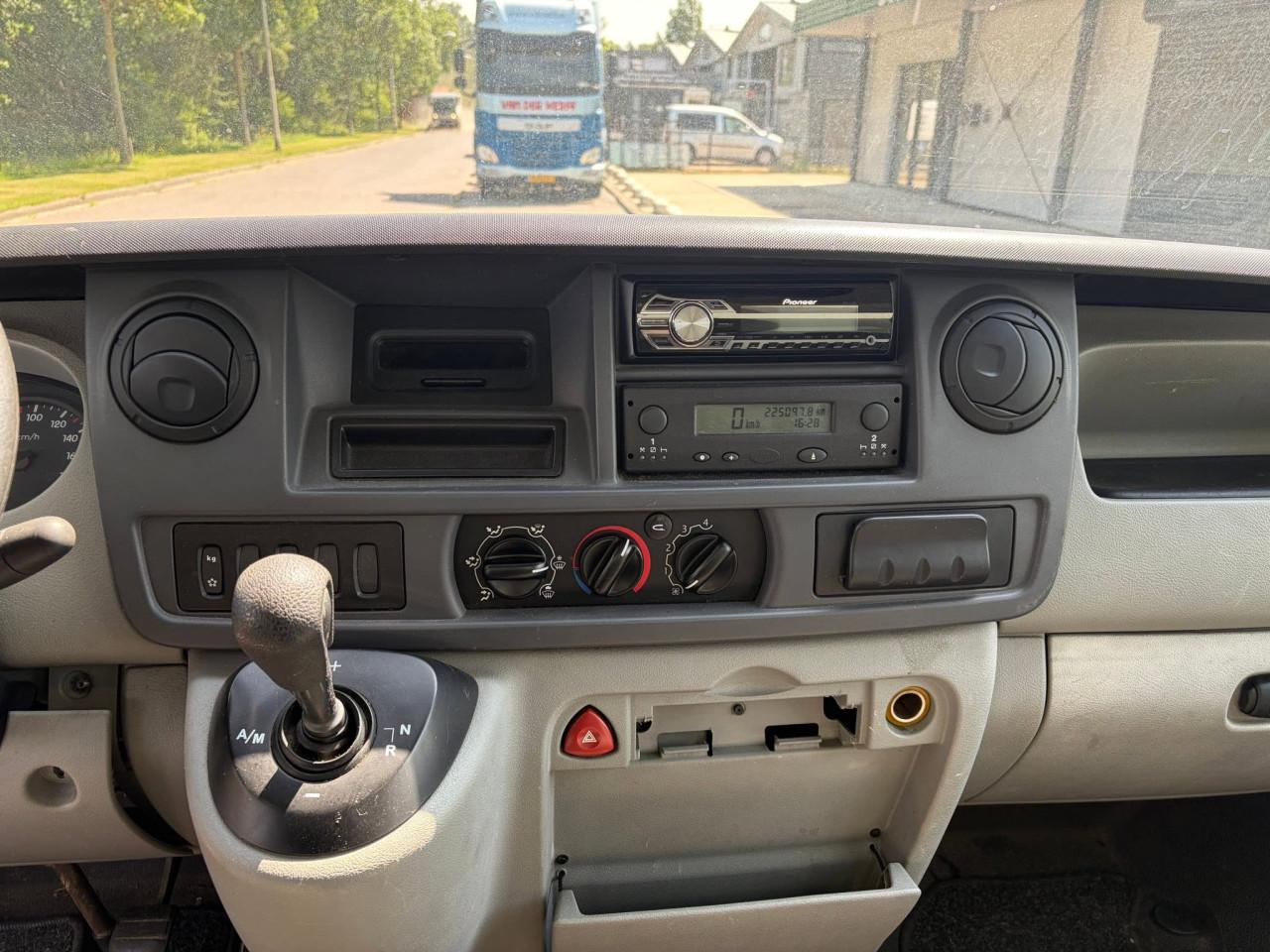 Renault Master T35 2.5dCi L2H1 Automaat bakwagen
