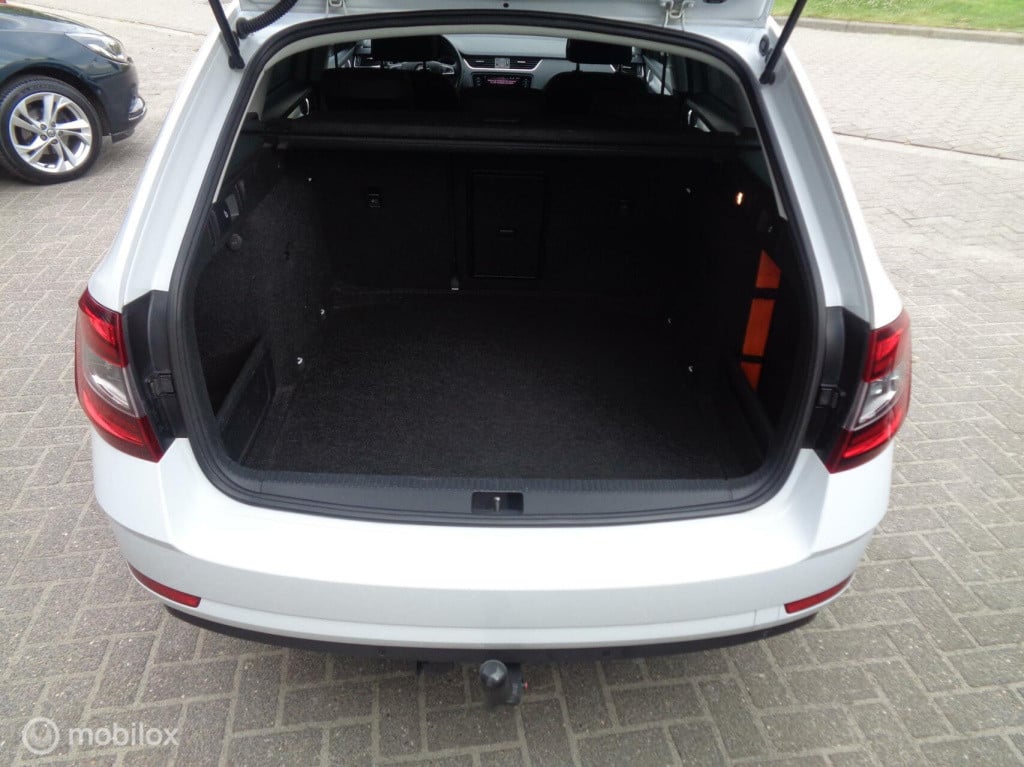 Skoda Octavia combi 1.0 tsi greentech ambition/automaat/airco/cruise/apple 
