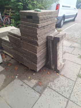 2x Gratis betonnen traptreden