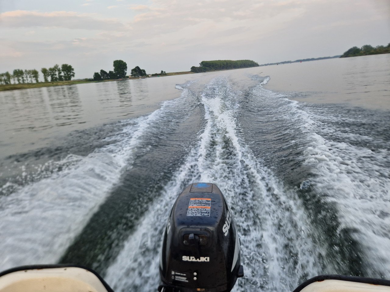 Shetland GH14 met Suzuki 15 pk 4-takt en trailer. Compleet set!!