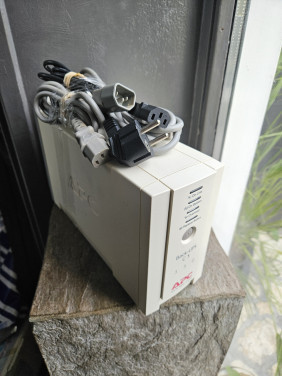 Werkende APC Back-UPS 500VA 4x C13 Noodstroomvoeding, USB....