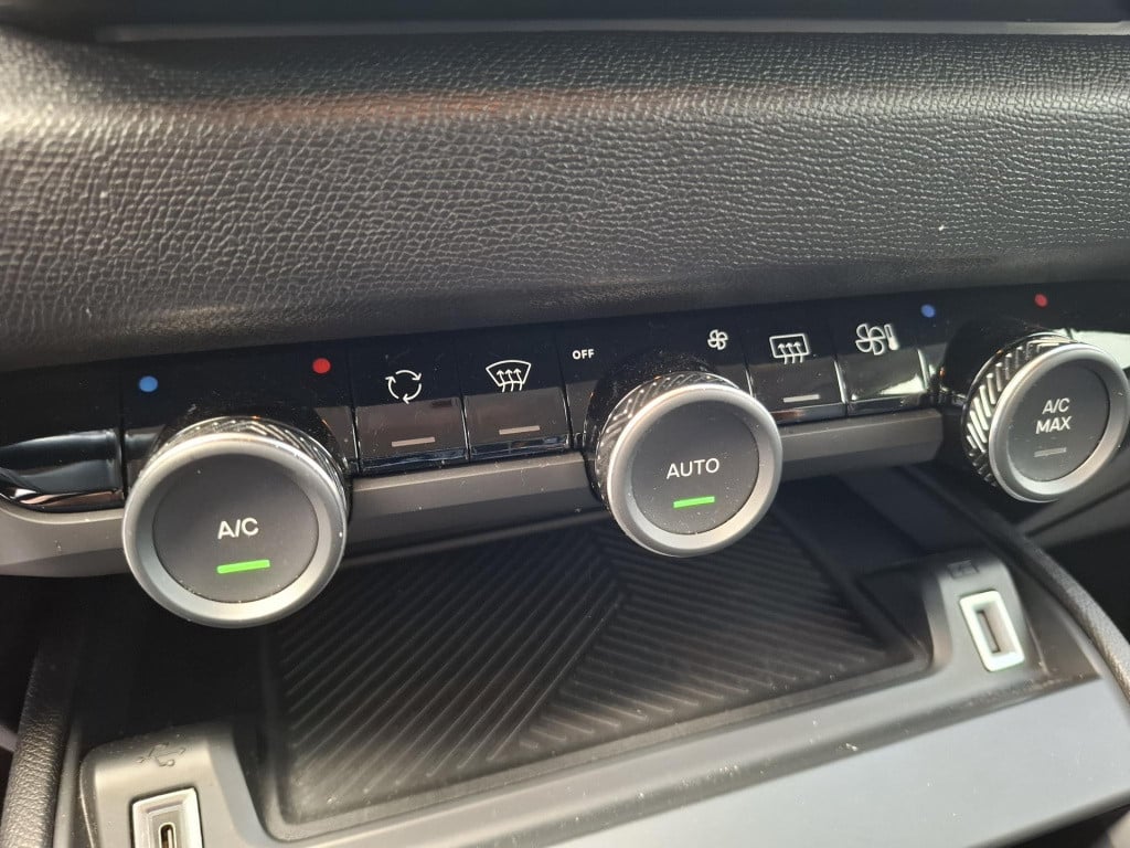 Citroen C4 130 eat8 automaat shine clima/lmv/nav/cam