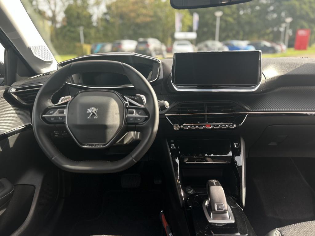 Peugeot 208 1.2 puretech 100pk eat8 allure pack 3d cockpit | apple carplay 