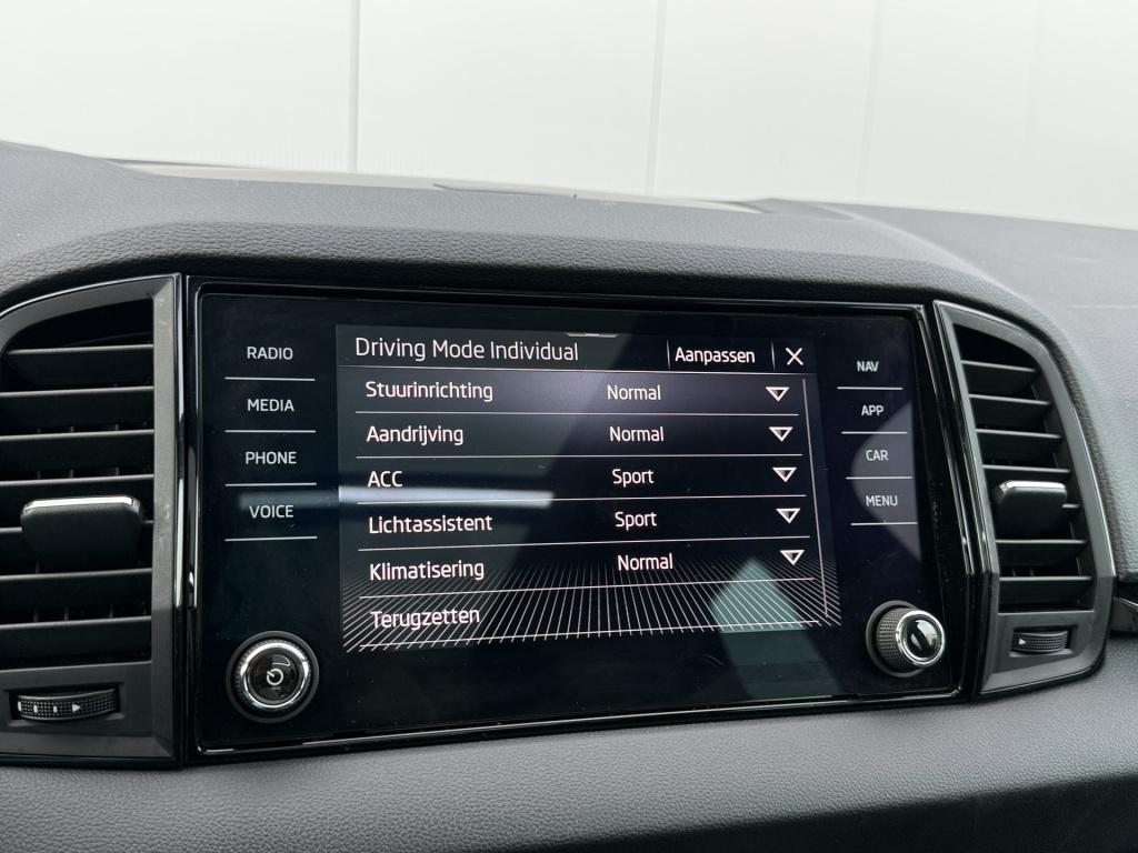 Skoda Karoq 1.5 tsi 150pk act dsg sportline | pano dak | acc | camera