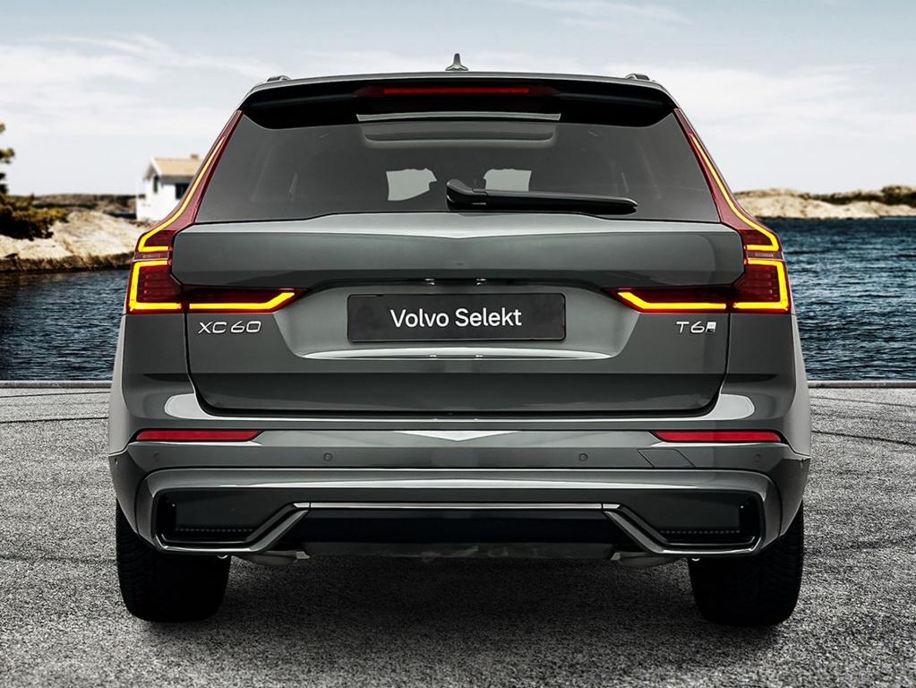 Volvo XC60 t6 398pk recharge ultra dark| luchtvering| 360camera| trekhaak
