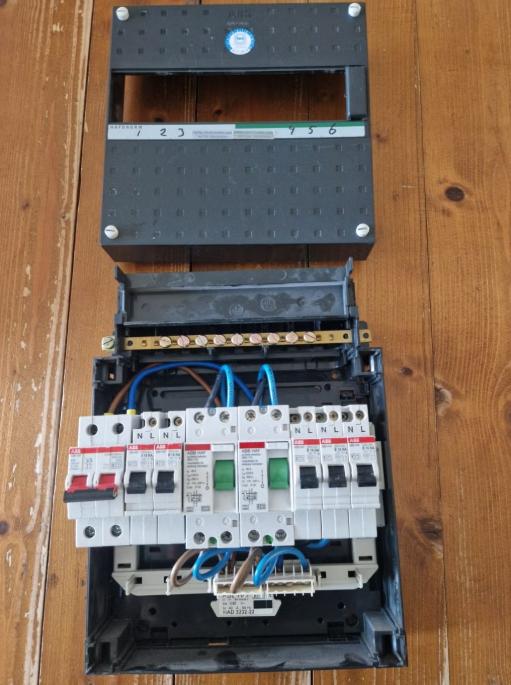 ABB Groepenkast met hoofdschakelaar, 5 groepen, 2 aardleks