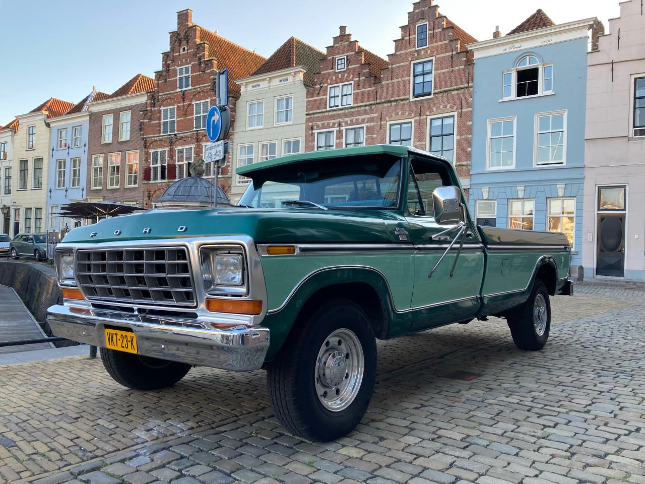 Trouwauto Ford pickup usa (zelf rijden)