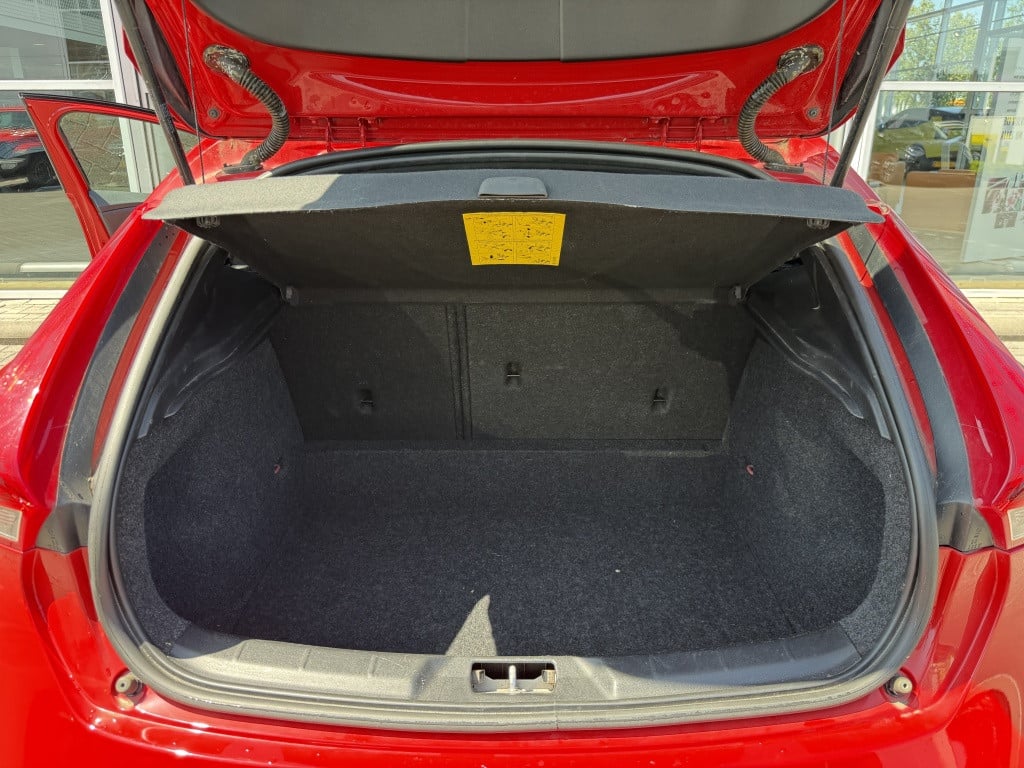 Volvo V40 t3 153pk aut6 polar+ sport| panodak| camera| h&k sound| trekhaak