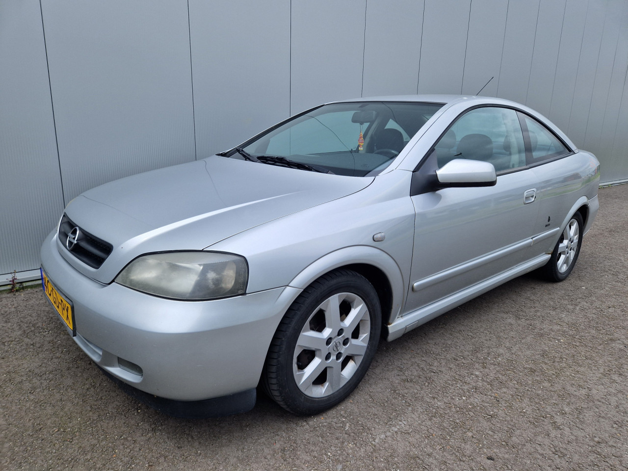 Opel Astra Coupé 2.2-16V