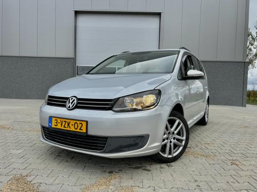 Volkswagen Touran 1.6 TDI/Virtual cockpit/DSG/GRIJS KENTEKEN