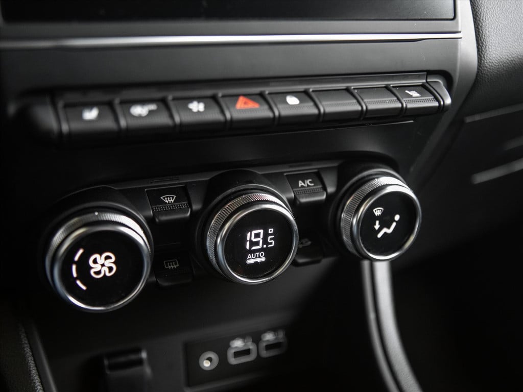 Renault Captur mild hybrid 140pk techno automaat | navigatie | stoelverwarm