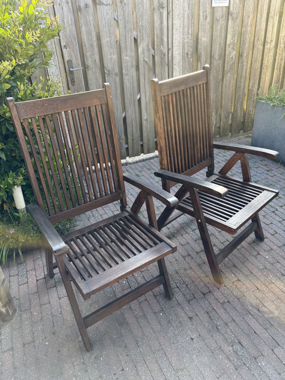 Tuintafel + 4 stoelen met kussens