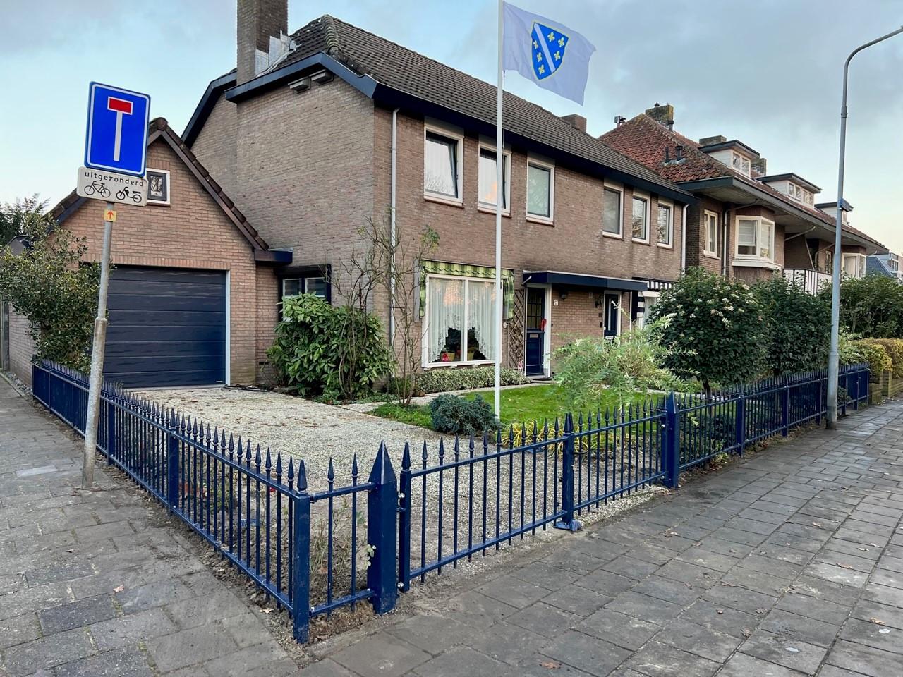 Hekwerken , elke kleur en maat en model is mogelijk.