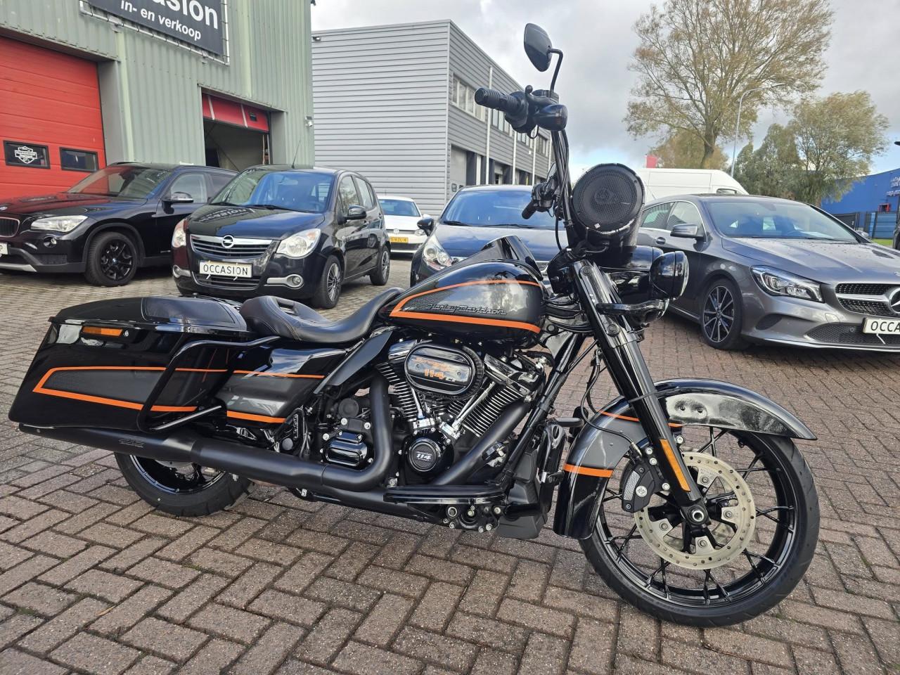 Harley-Davidson Road King Special Apex