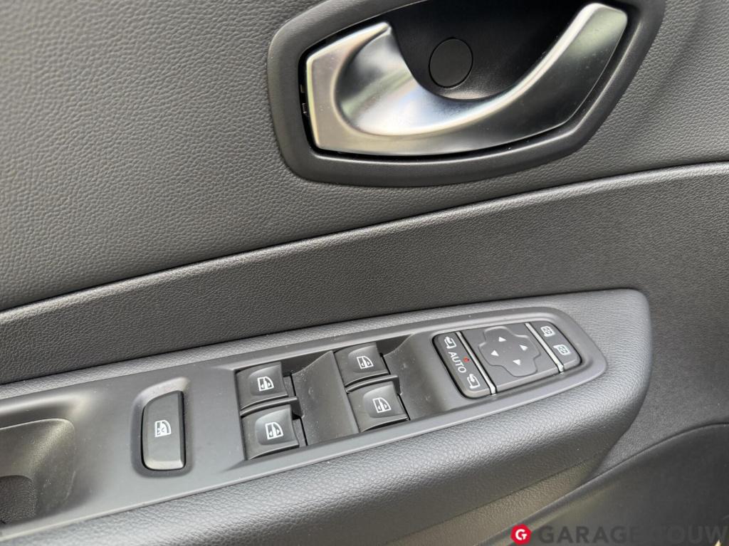 Renault Captur 1.3 tce intens *camera, pdc, clima, cruise nl