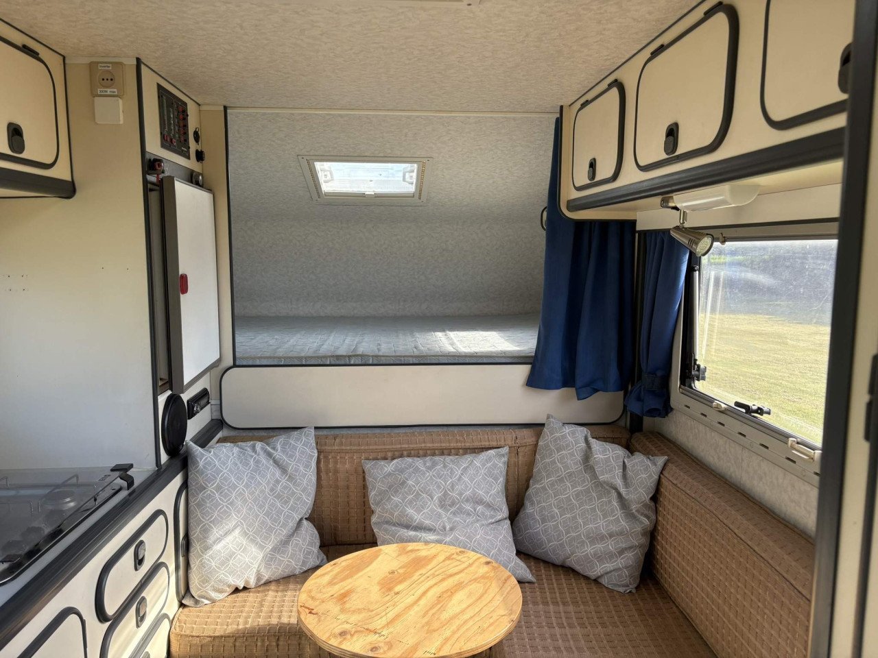Nissan Navara met opzetcamper