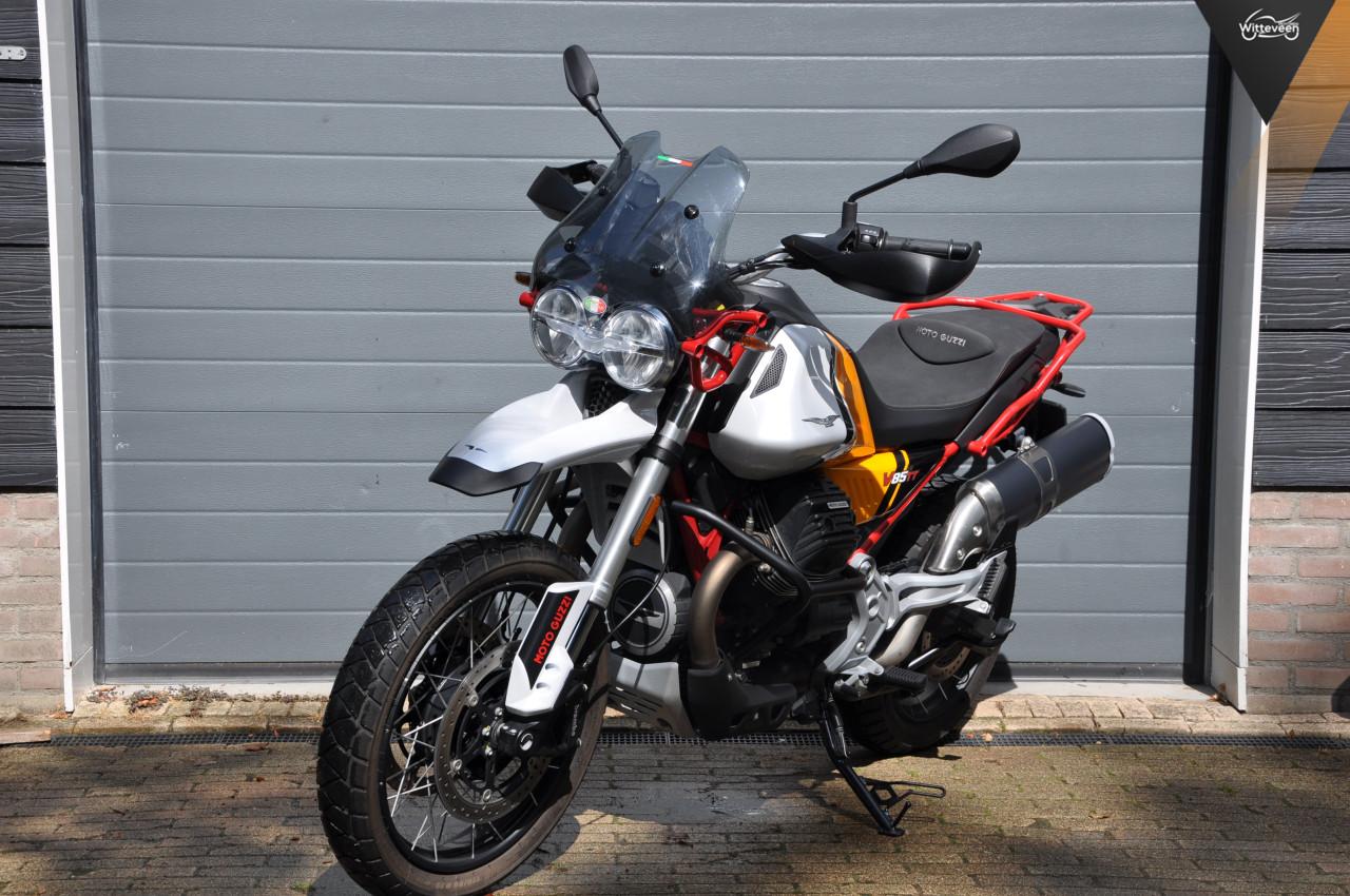 Moto Guzzi V85TT Evocative