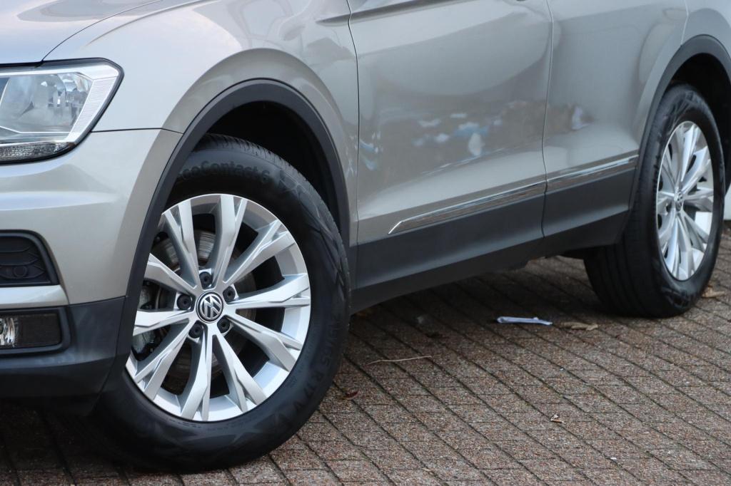 Volkswagen Tiguan 1.4 tsi comfortline executive