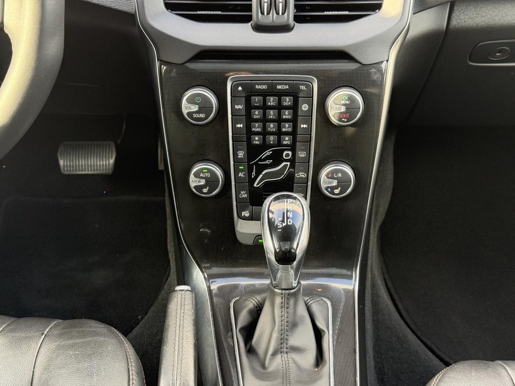 Volvo V40 cross country t3 153pk aut6 polar+ luxury| panodak| camera| leder