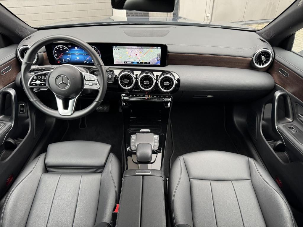 Mercedes-Benz Cla shooting brake 250 e luxury line soh 97% rijassistentiepa