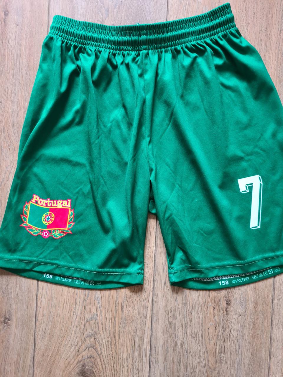 Compleet setje : Shirt en broek Cristiano Ronaldo nr 7Mt 158
