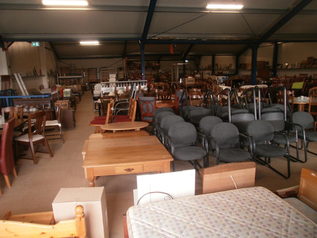 Geheel massief grenen eettafel met lade in zeer goede staat 180 x90 cm