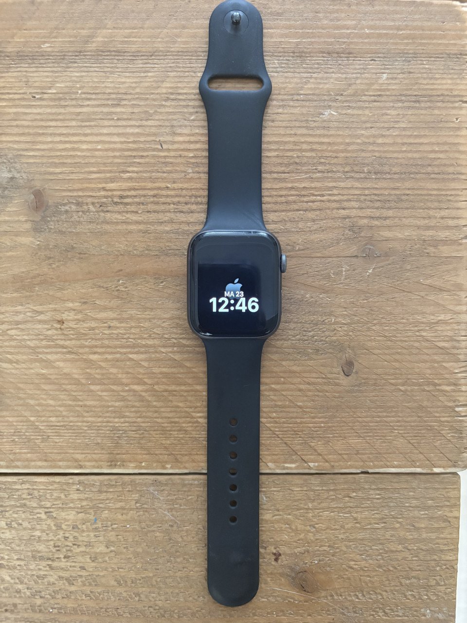 Apple Watch Series 4 (44mm) – Space Gray